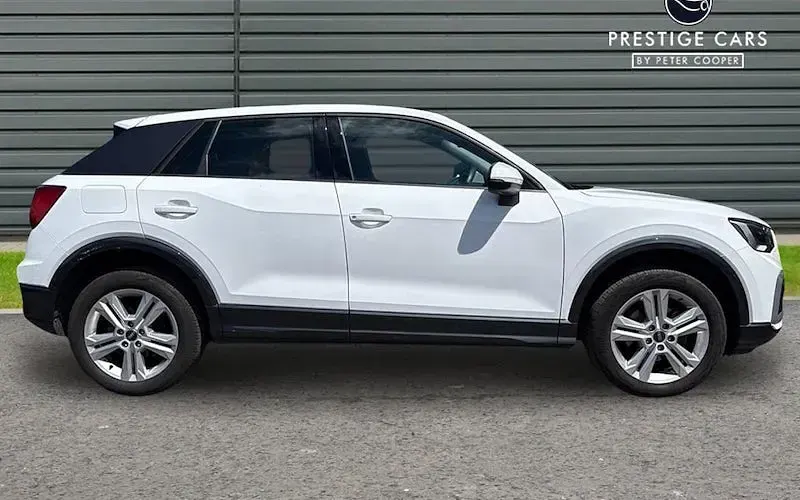 Used Audi Q2 Sport 110 HP (80 kW) 2024 White SUV