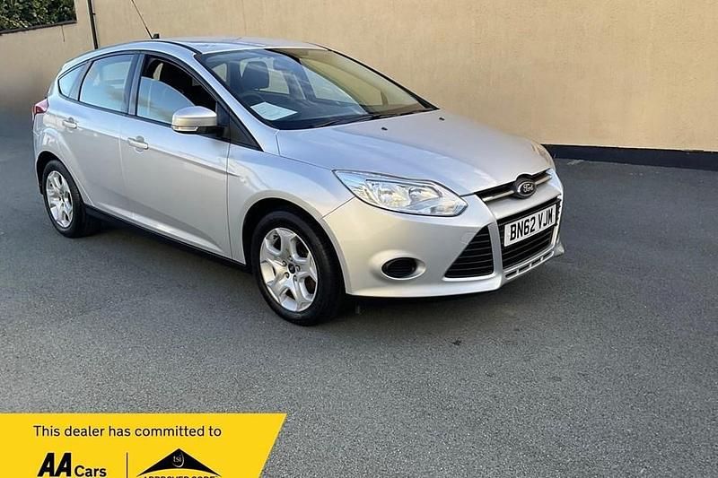 Silver Used 2012 Ford Focus Hatchback | £4,995 (Fair price) - Image 1/1