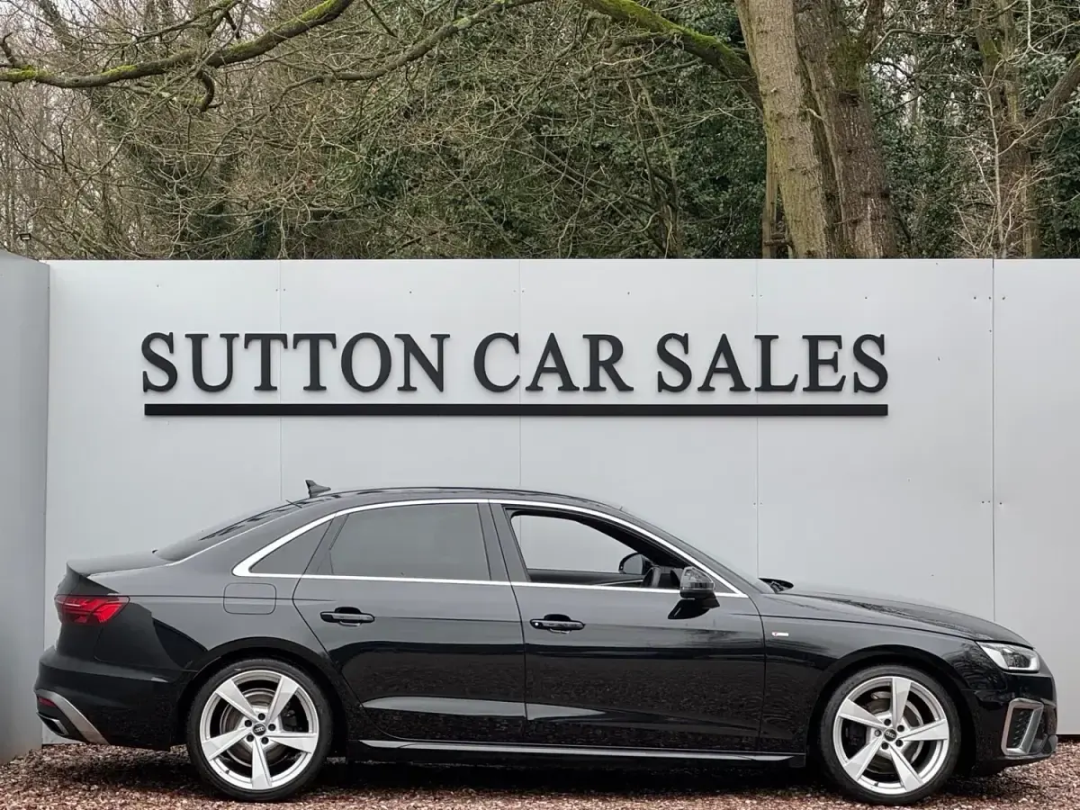 Begagnad Audi A4 S-Line 163 HK (119 kW) 2022 Svart Sedan