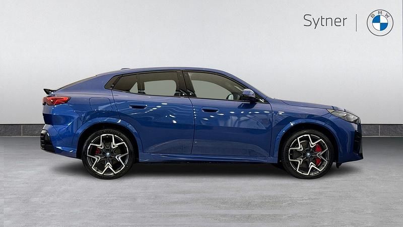 Usado BMW iX2 Luxury Line 147 kW (201 HP) 2026 Azul SUV