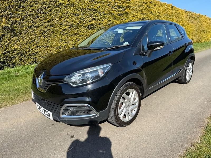 Used Renault Captur Dynamique 90 HP (66 kW) 2017 Black SUV