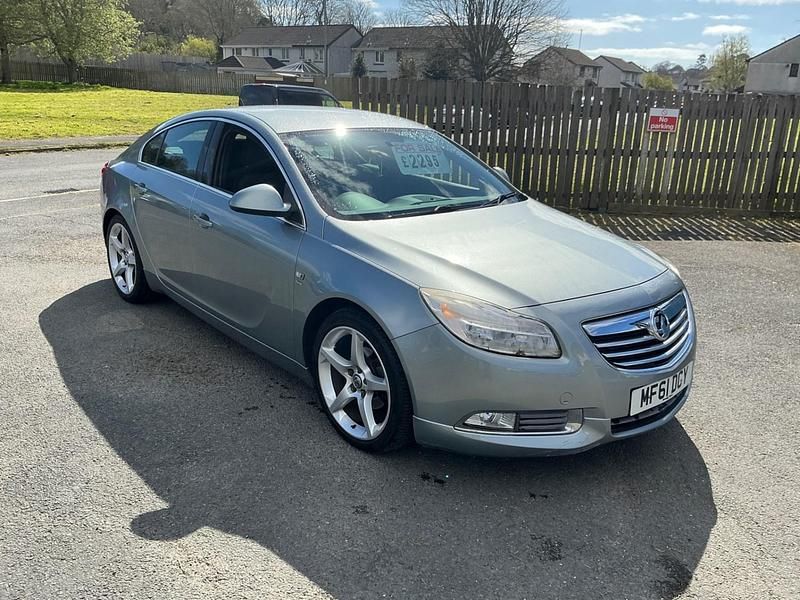 Used Vauxhall Insignia SRi 140 HP (102 kW) 2011 Silver Hatchback