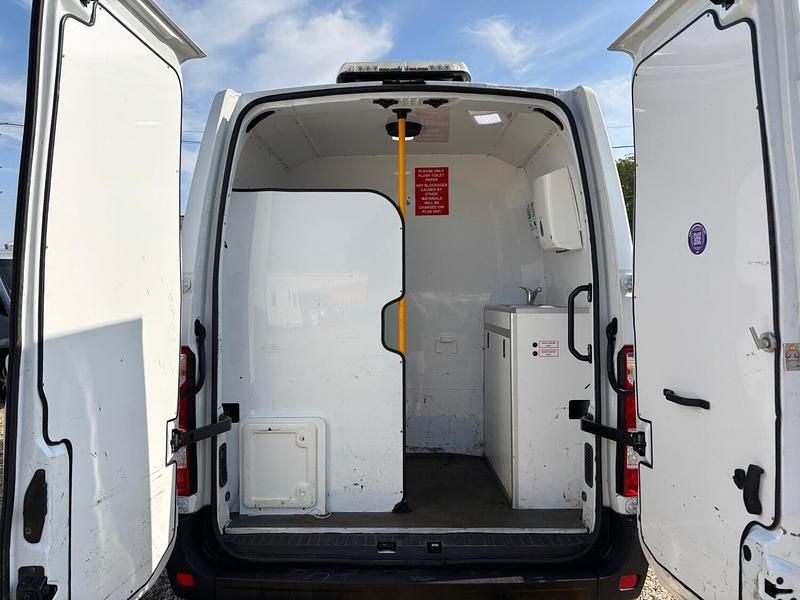 Used Renault Master Business 2020 White Van