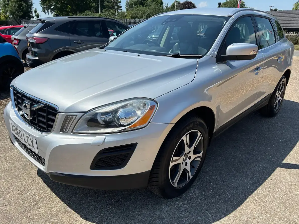 Used Volvo XC60 SE Lux 2010 Silver SUV