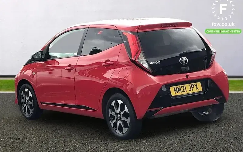 Used Toyota Aygo Trend 72 HP (52 kW) 2021 Red Hatchback