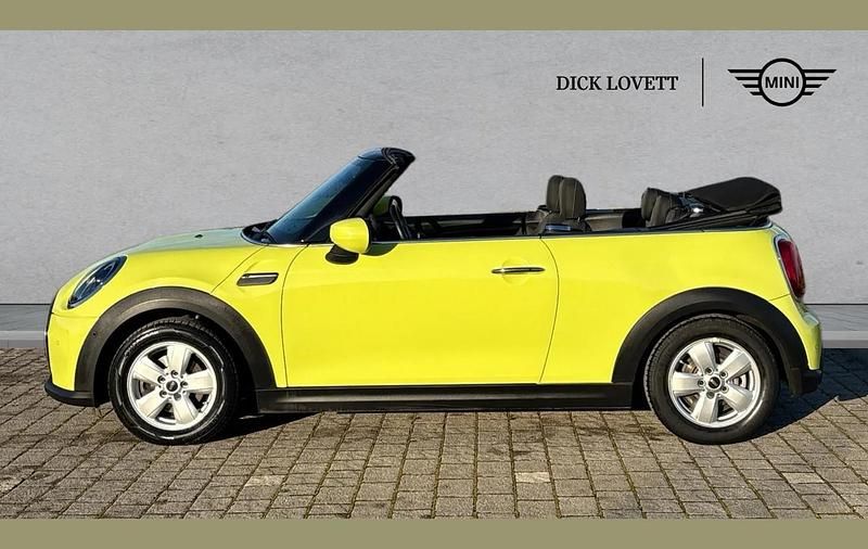 Used Mini Cooper Cabriolet Classic 134 HP (98 kW) 2022 Yellow Cabriolet