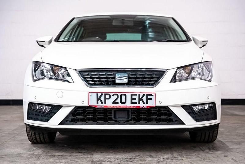 Begagnad Seat Leon SE Dynamic 115 HK (84 kW) 2020 Vit Halvkombi