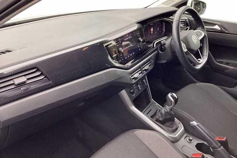 Used VW Polo Life 95 HP (69 kW) 2022 White Hatchback