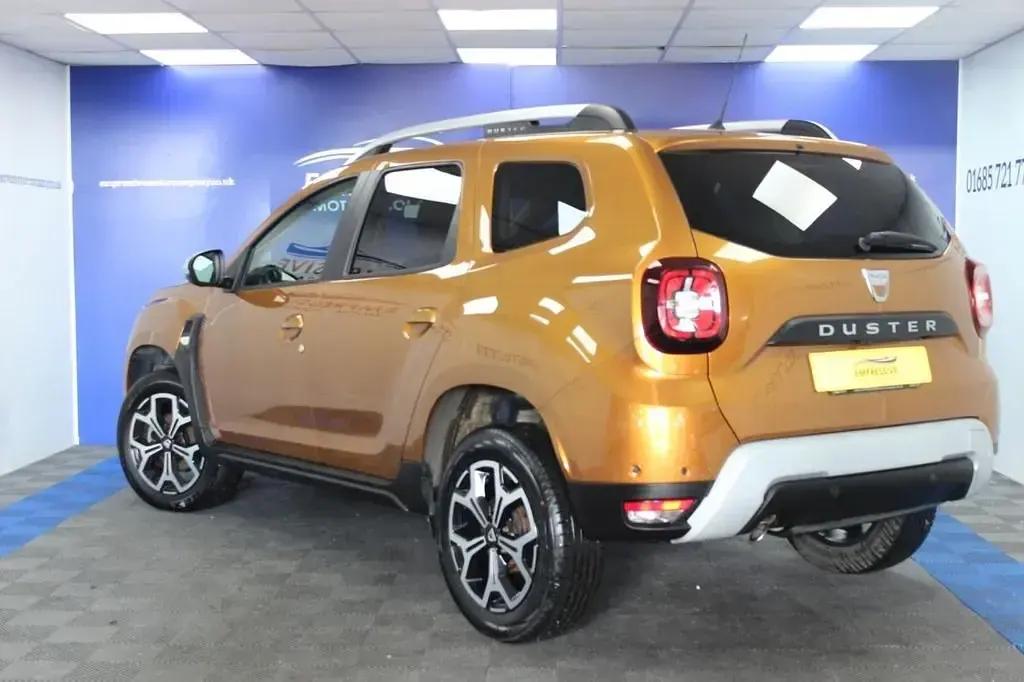 Used Dacia Duster Prestige 115 HP (84 kW) 2021 Orange SUV