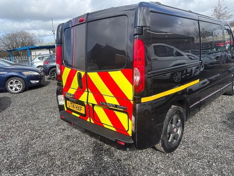 Used Vauxhall Vivaro Sportive 115 HP (84 kW) 2014 Black MPV