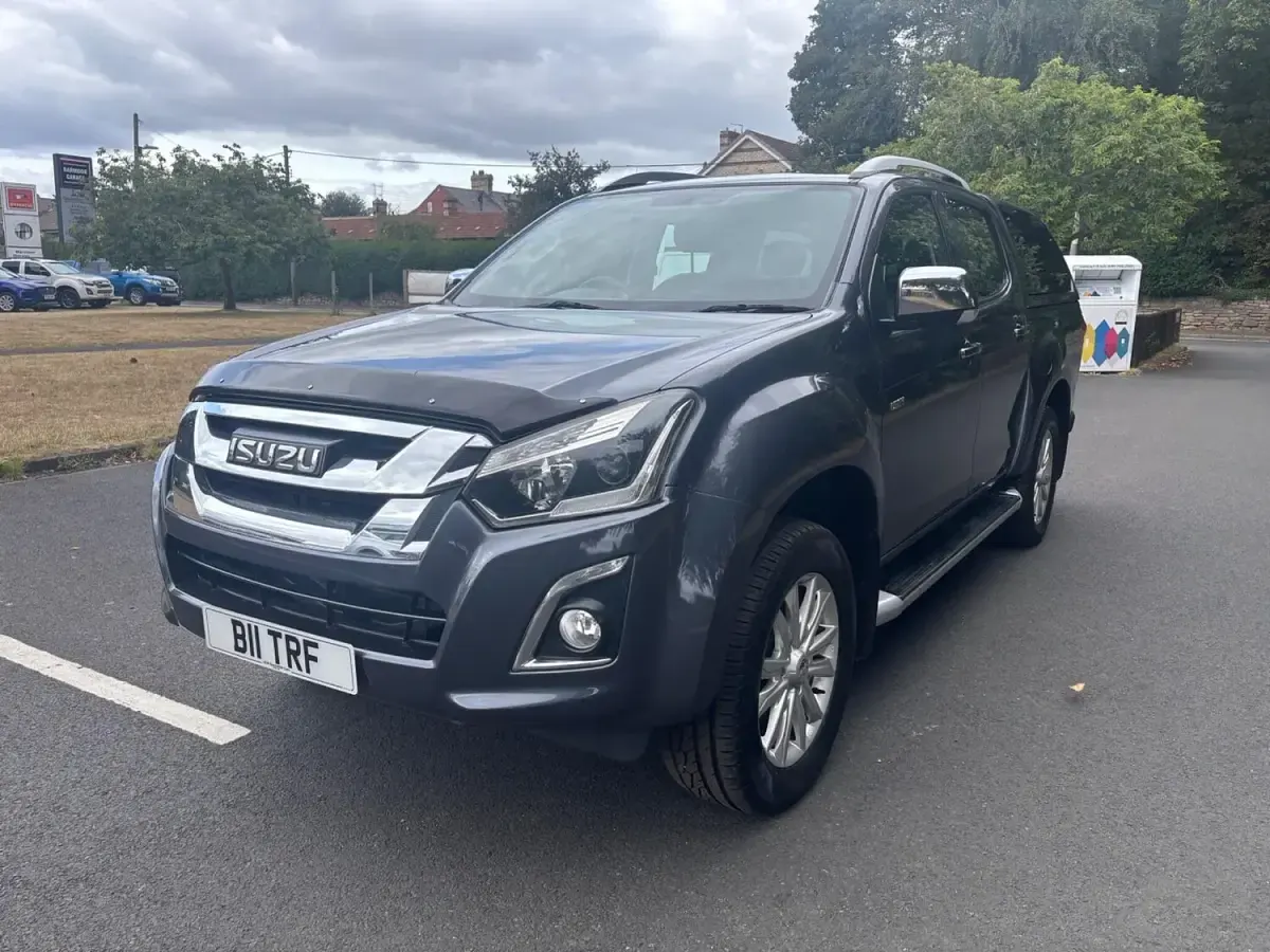 Used Isuzu D-Max 164 HP (120 kW) 2019 Grey Pickup