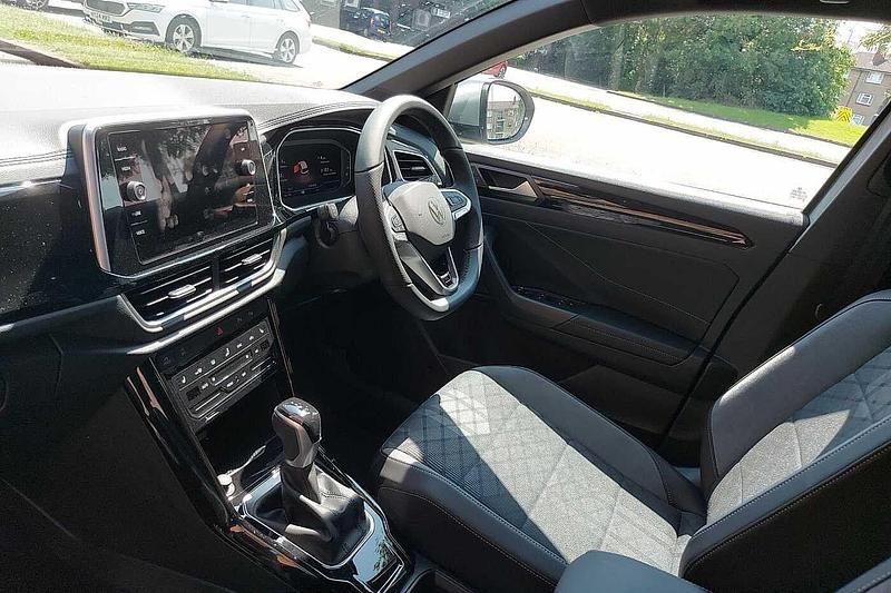 Used VW T-Roc R-line 150 HP (110 kW) 2025 Silver SUV