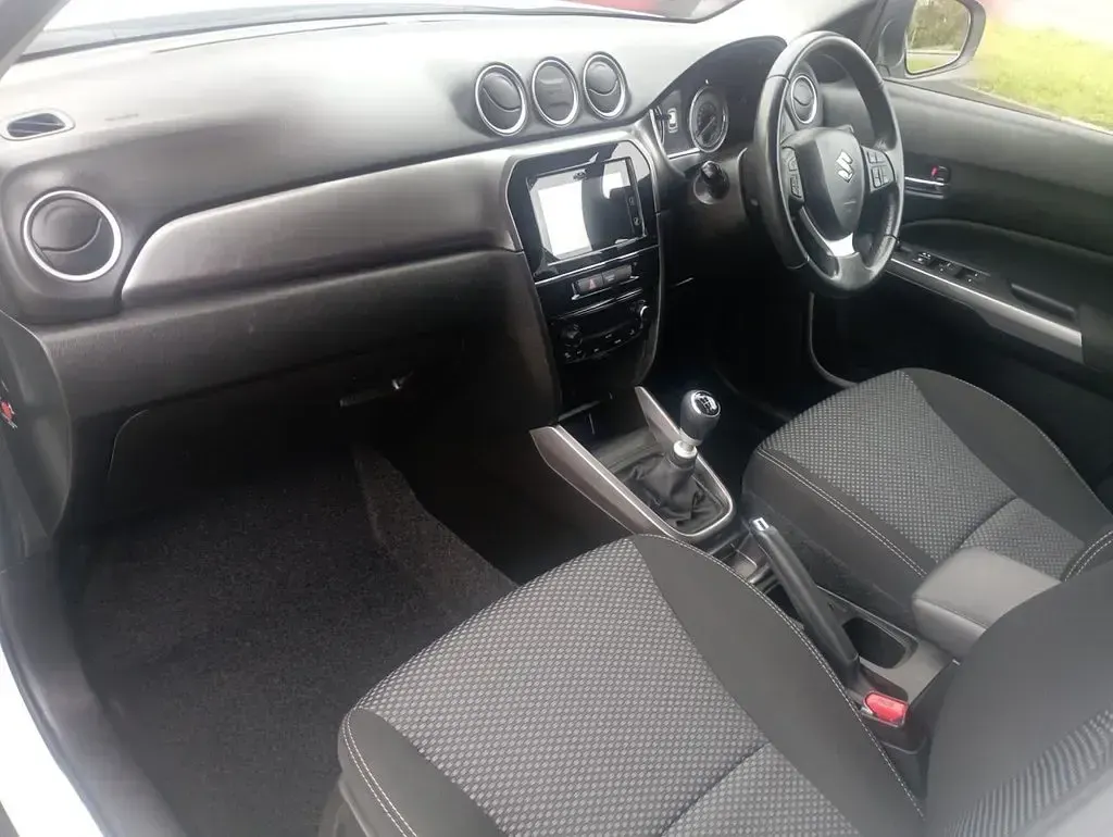 Used Suzuki Vitara SZ-T 129 HP (94 kW) 2023 White SUV