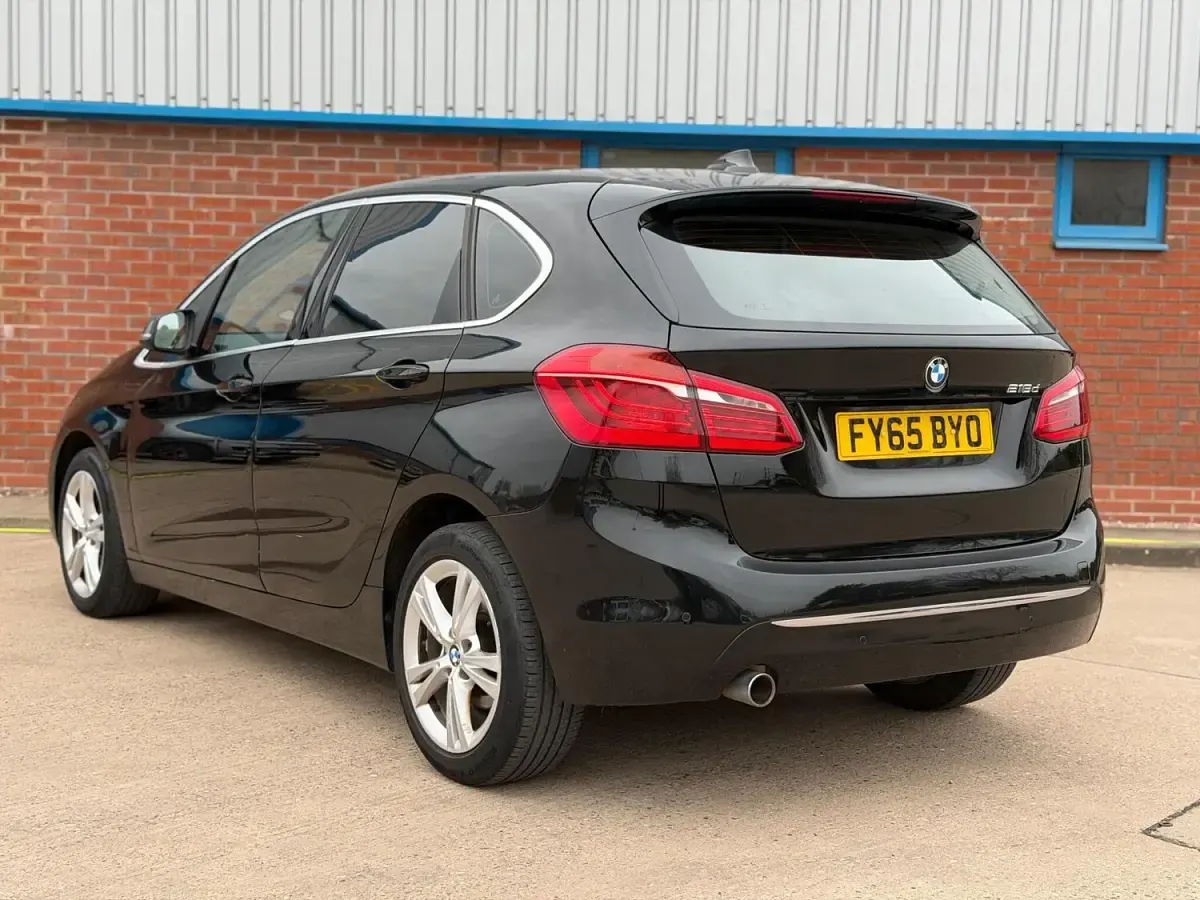 Used BMW 216 Luxury Line 116 HP (85 kW) 2015 Black Hatchback