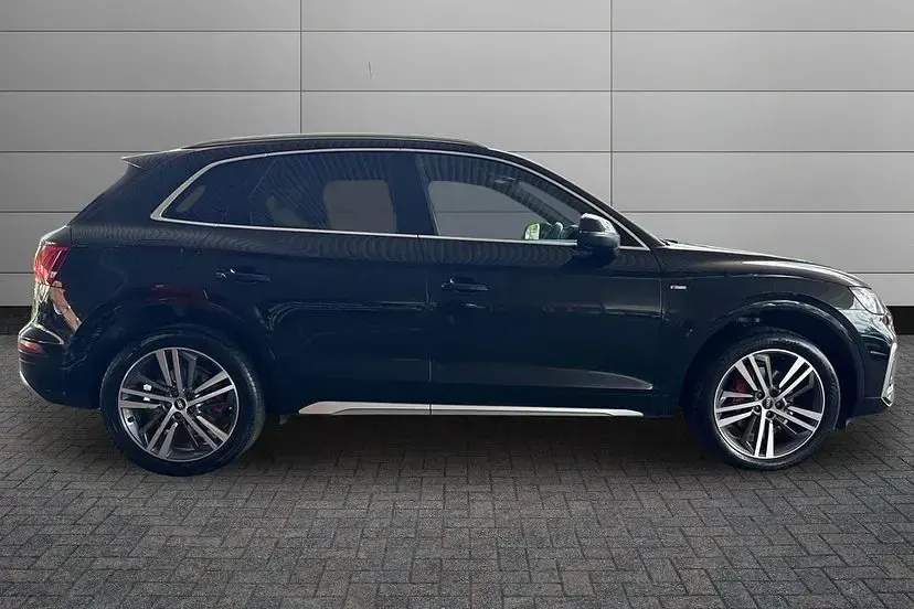 Used Audi Q5 S-Line 265 HP (194 kW) 2021 Mythos black SUV