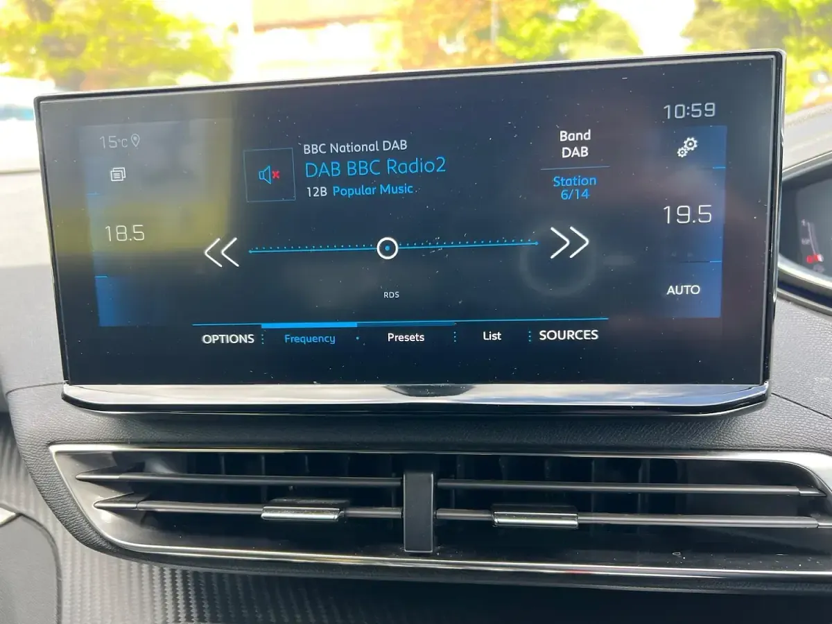 Used Peugeot 3008 Allure 131 HP (96 kW) 2023 Blue SUV