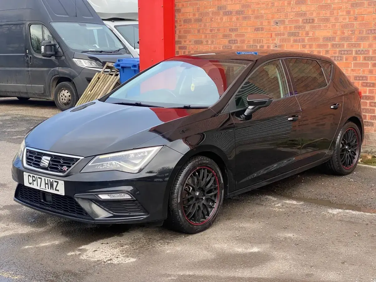 Usado Seat Leon FR 150 HP (110 kW) 2017 Preto Citadino