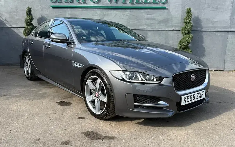 Used Jaguar XE R-Sport 200 HP (147 kW) 2016 Sedan