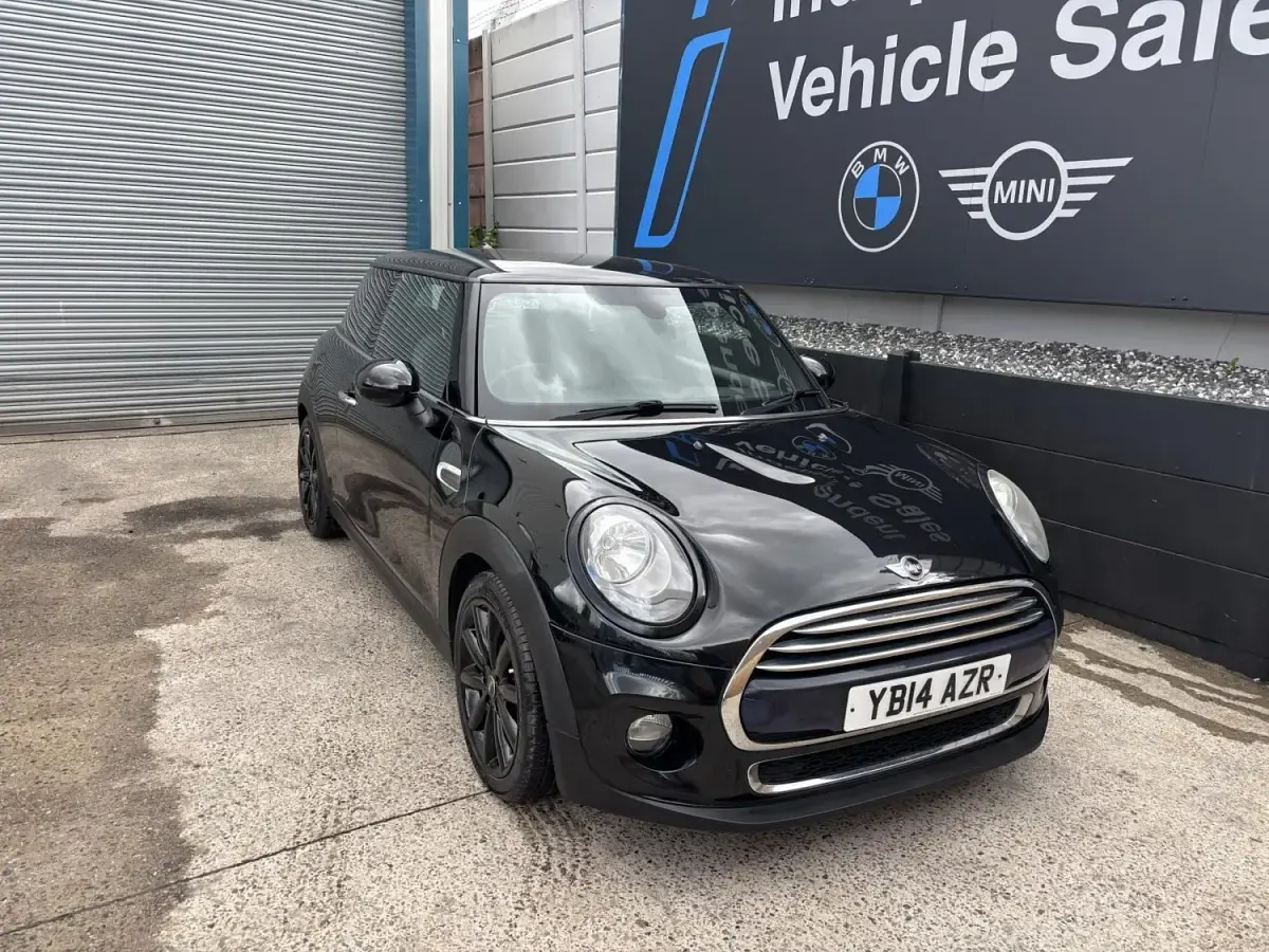 Używany Mini Cooper Hatch 136 KM (100 kW) 2014 Czarny Hatchback
