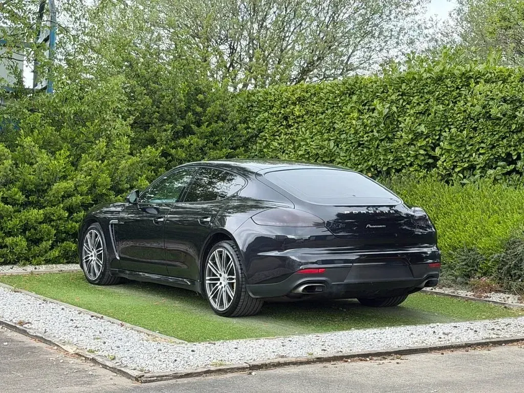 Used Porsche Panamera 300 HP (220 kW) 2015 Black Hatchback