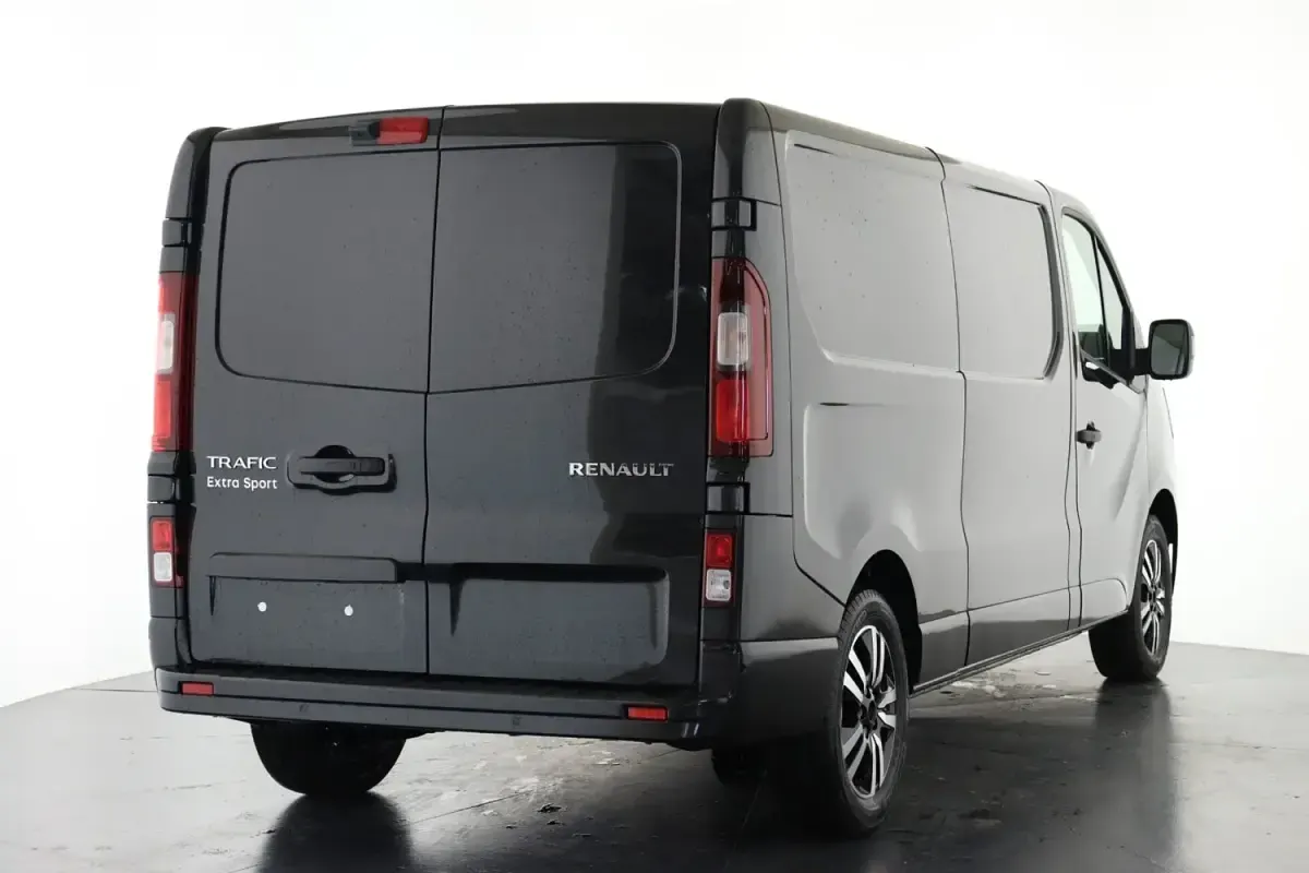 Nowe Renault Trafic 2026 Czarny