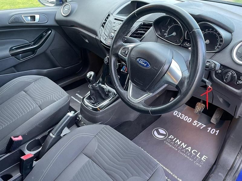 Used Ford Fiesta Zetec 99 HP (72 kW) 2015 Blue Hatchback