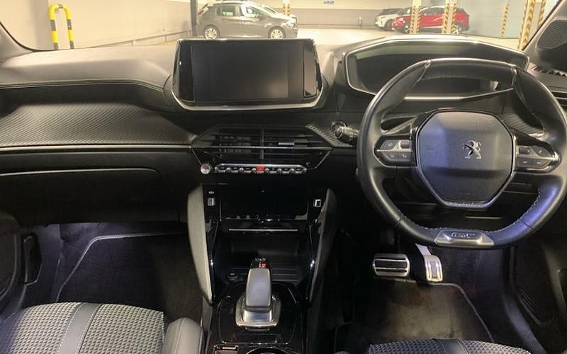 Used Peugeot e-208 GT-line 100 kW (137 HP) 2020 White Hatchback