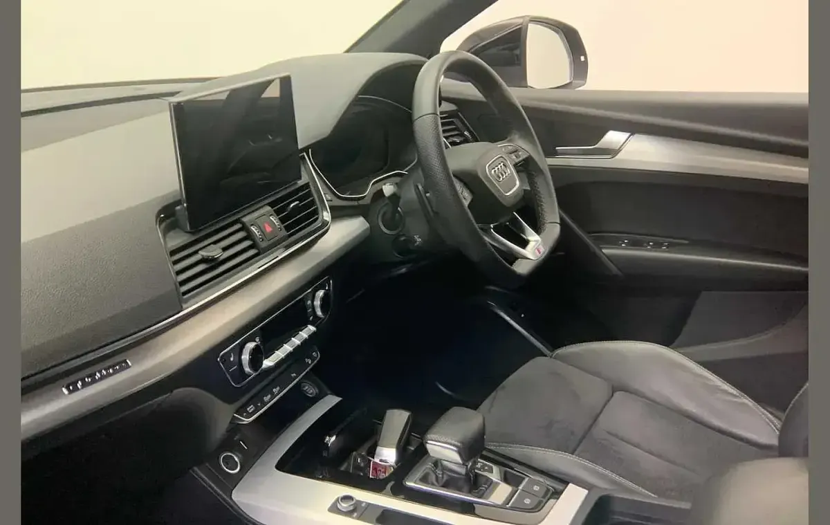 Begagnad Audi Q5 S-Line 261 HK (191 kW) 2022 Svart SUV