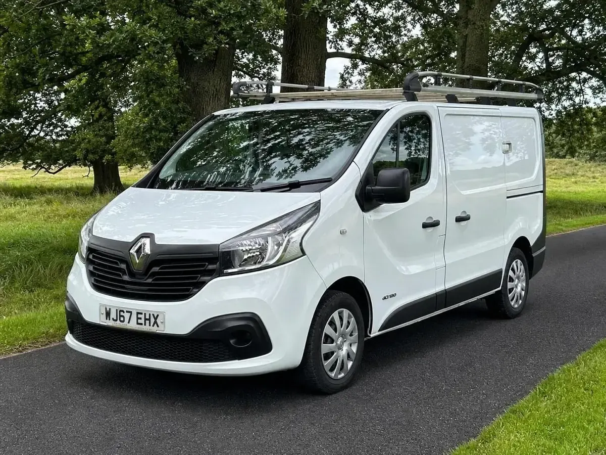 Used Renault Trafic Business 2017 White MPV