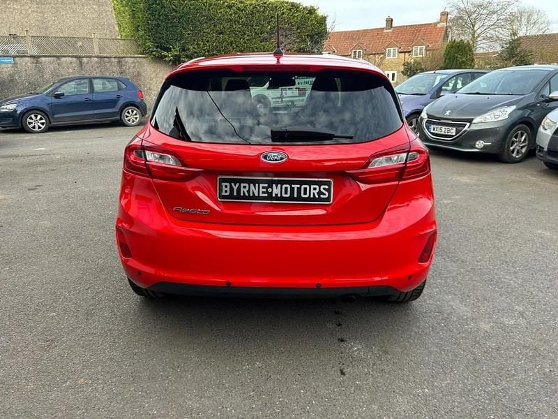 Used Ford Fiesta Titanium 125 HP (91 kW) 2018 Red Hatchback