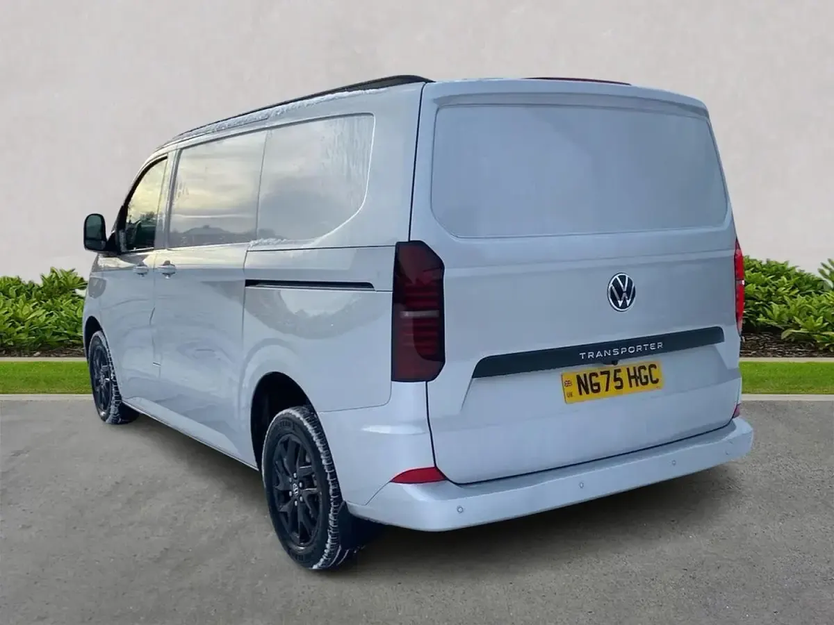 Usado VW Transporter Pro 170 HP (125 kW) 2025 Cinzento Van