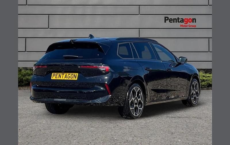 New Vauxhall Astra Ultimate 128 HP (94 kW) 2026 Black Estate