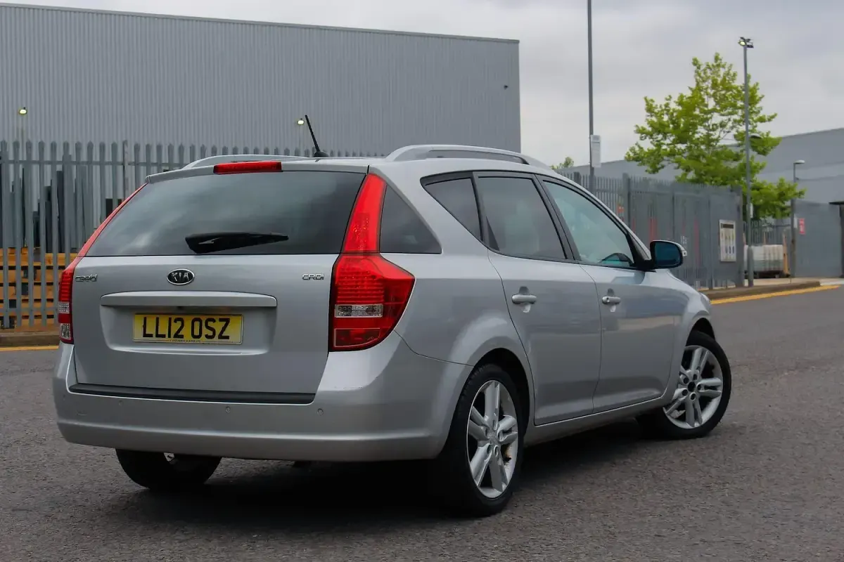Used Kia Ceed Sportswagon 89 HP (65 kW) 2012 Silver Estate