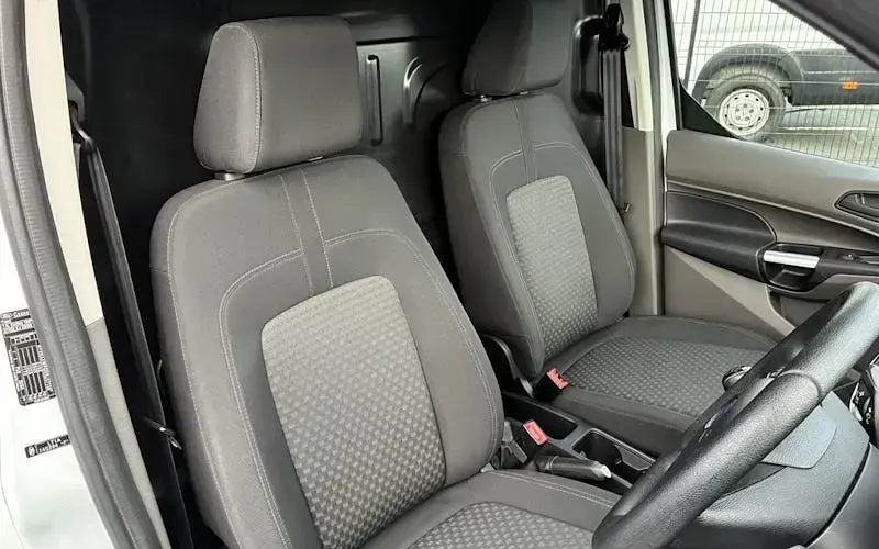 Käytetty Ford Transit Connect Trend 101 HP (74 kW) 2024 Tila-auto