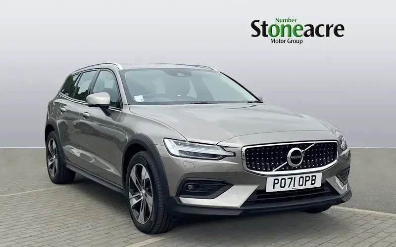 Used Volvo V60 CC 197 HP (144 kW) 2021 Estate