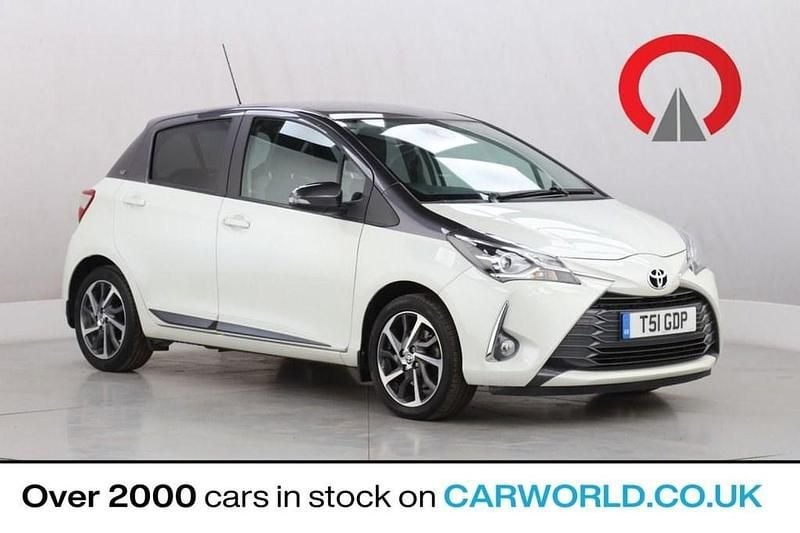 Used Toyota Yaris 111 HP (81 kW) 2019 White/black Hatchback