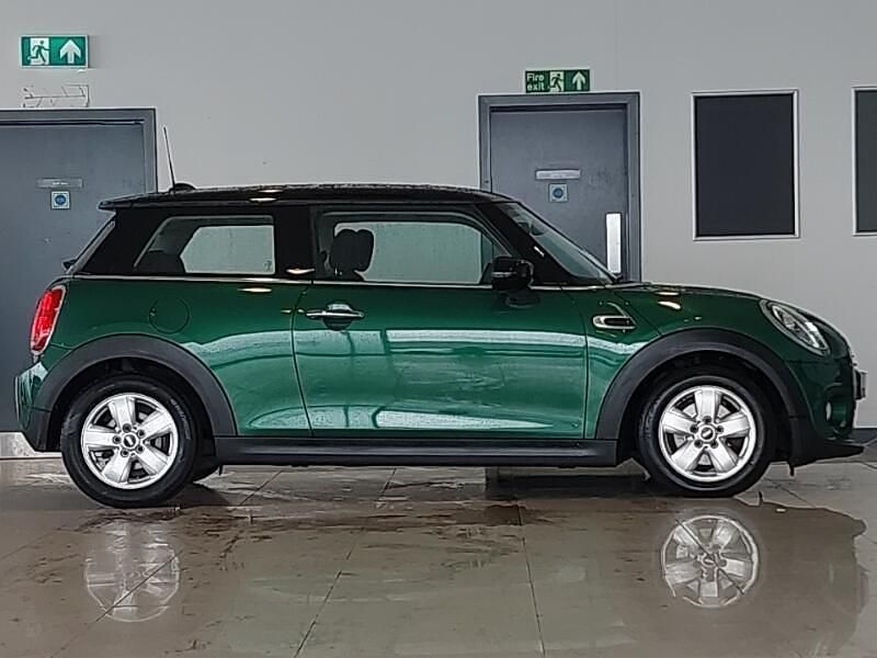 Usado Mini Cooper Classic 136 CV (100 kW) 2020 Verde Utilitario