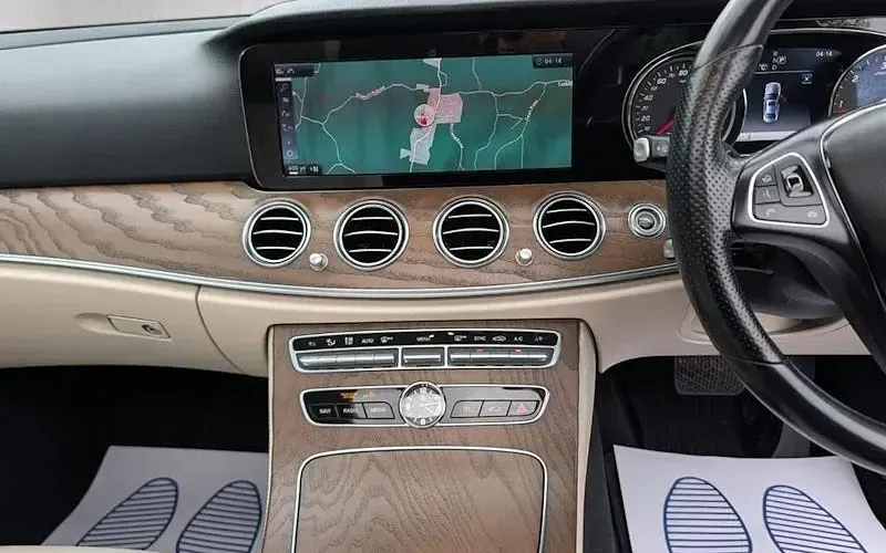 Used Mercedes E220 SE 194 HP (142 kW) 2018 Grey Sedan