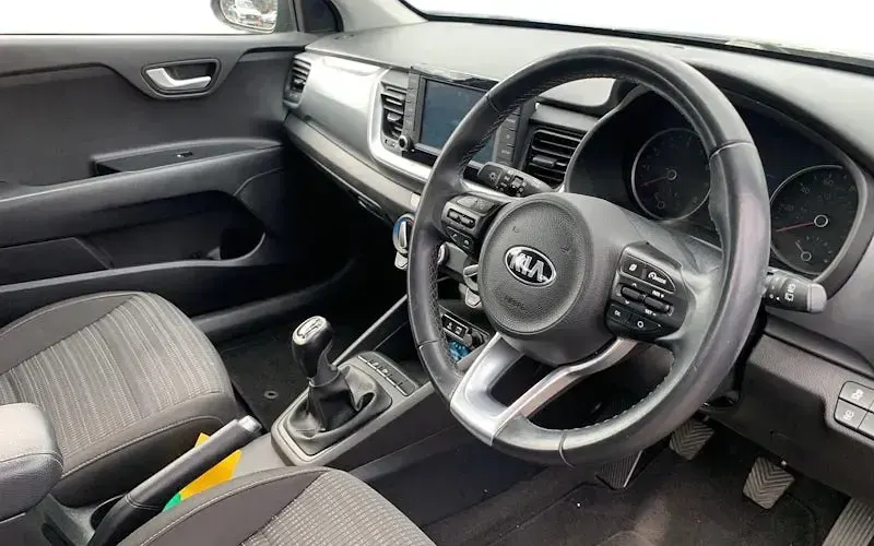 Usado Kia Stonic 120 CV (88 kW) 2020 Gris SUV