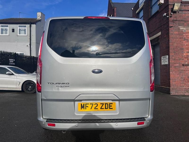 Used Ford Tourneo Titanium 130 HP (95 kW) 2022 Silver MPV