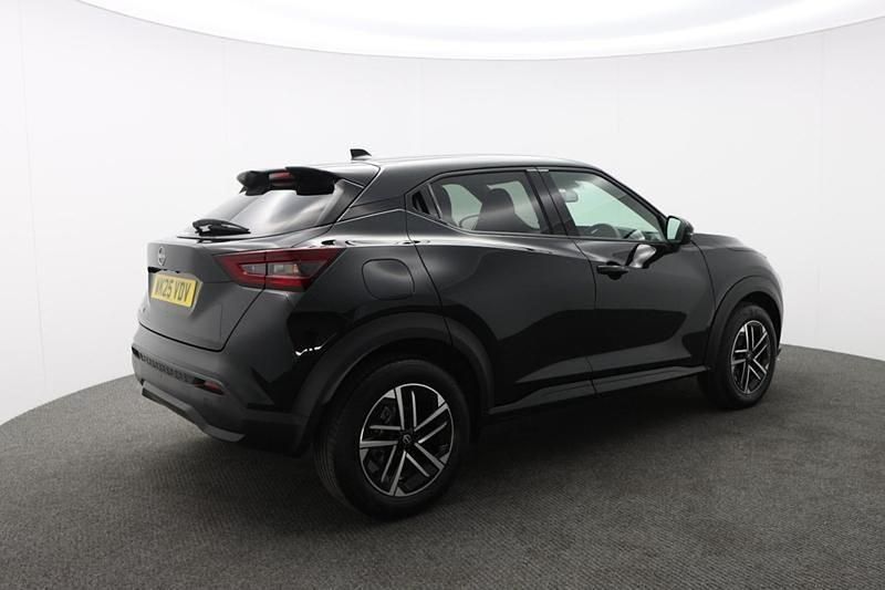 New Nissan Juke N-Connecta 114 HP (83 kW) 2025 Black SUV