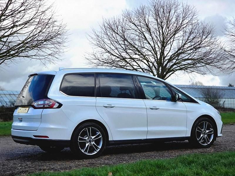 Usado Ford Galaxy Titanium 190 HP (139 kW) 2021 Branco Monovolume