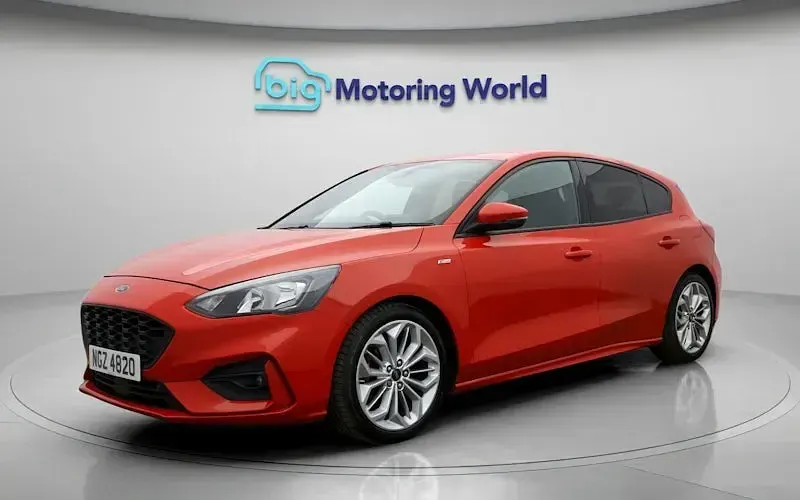 Used Ford Focus ST-Line X 125 HP (91 kW) 2019 Red Hatchback