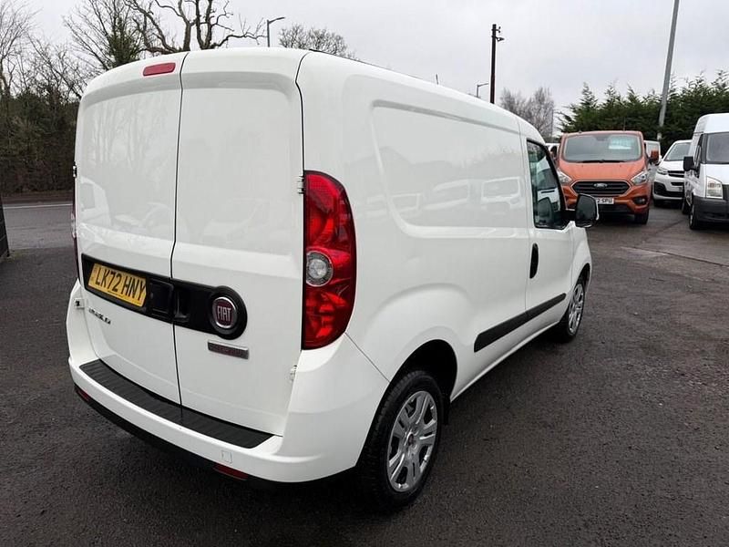 Used Fiat Doblò 90 HP (66 kW) 2023 White MPV