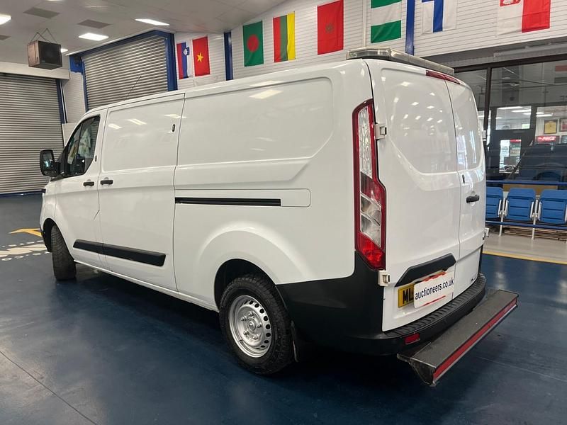 Used Ford Transit Custom 130 HP (95 kW) 2021 White Van