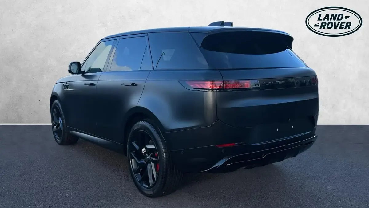 New Porsche Macan T 261 HP (191 kW) 2026 Black SUV