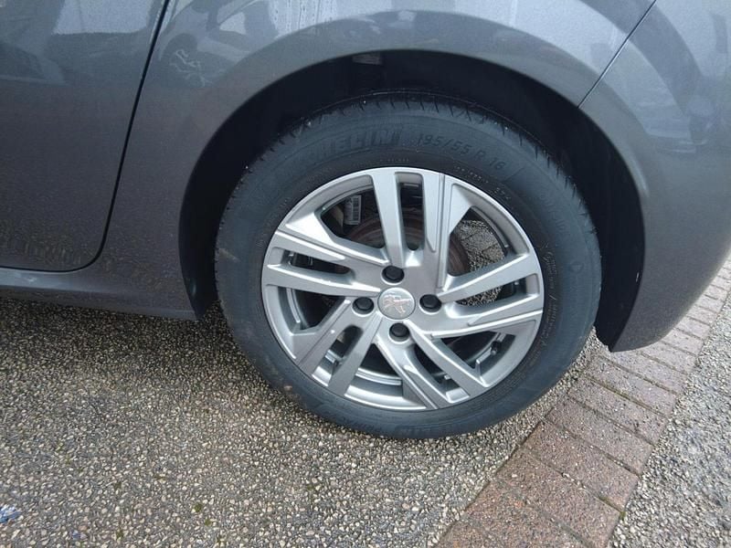 Used Peugeot 208 Active 74 HP (54 kW) 2020 Grey Hatchback