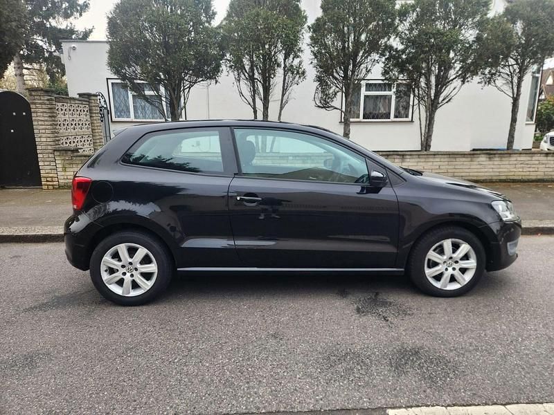 Begagnad VW Polo SE 2011 Svart Halvkombi