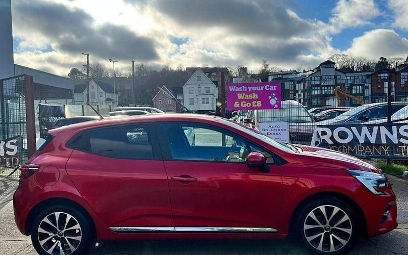 Used Renault Clio V Iconic 101 HP (74 kW) 2020 Red Hatchback
