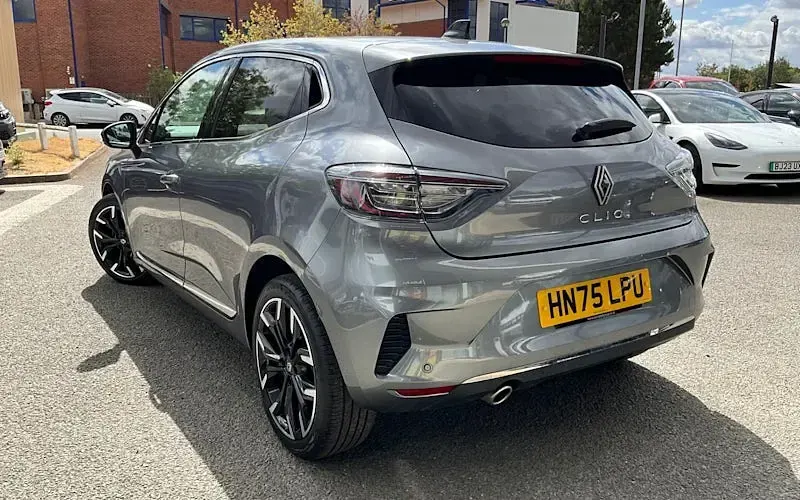 Used Renault Clio Techno 90 HP (66 kW) 2025 Grey Hatchback